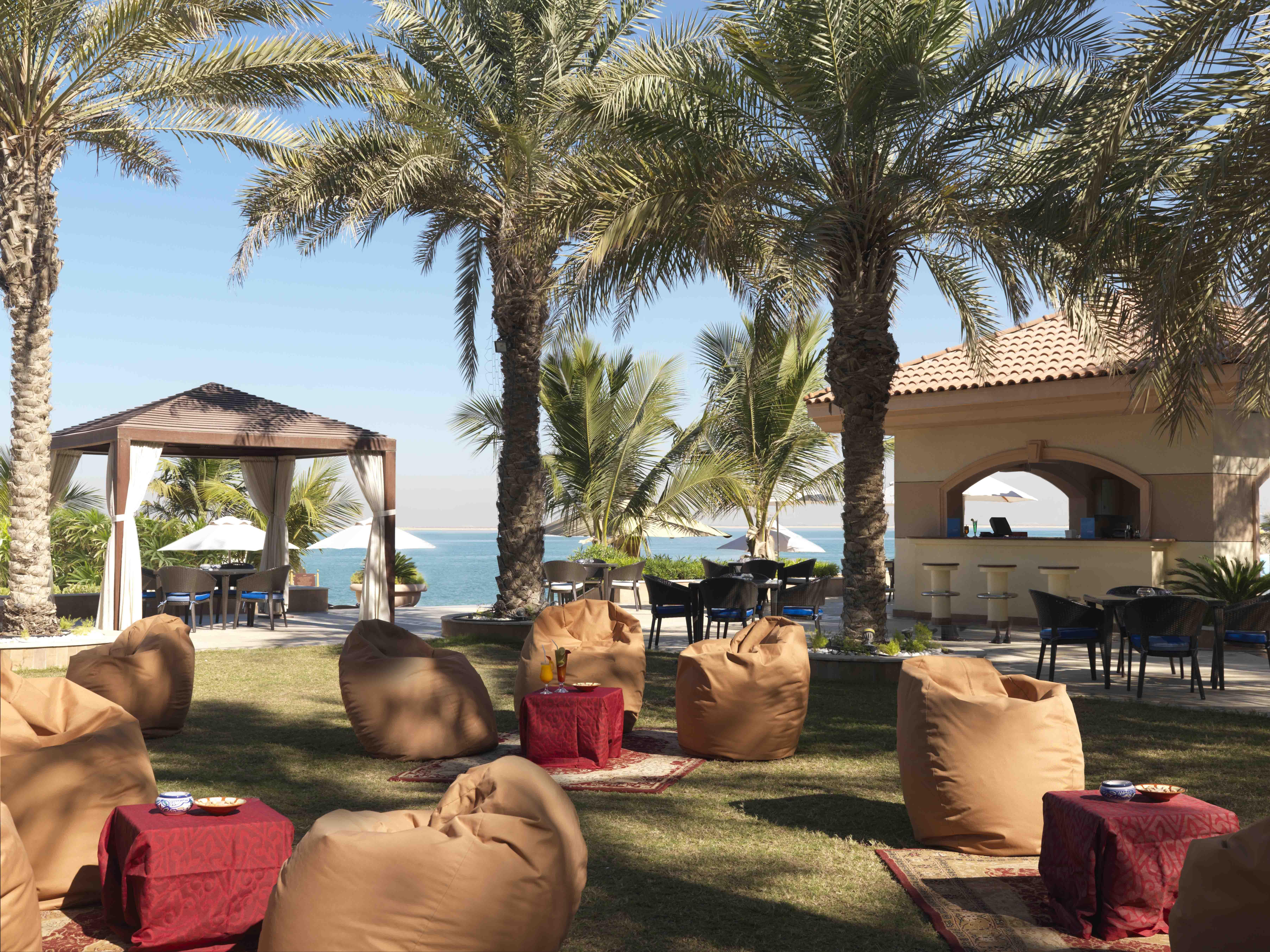 Al Raha Beach Hotel Abu Dhabi Restaurant foto